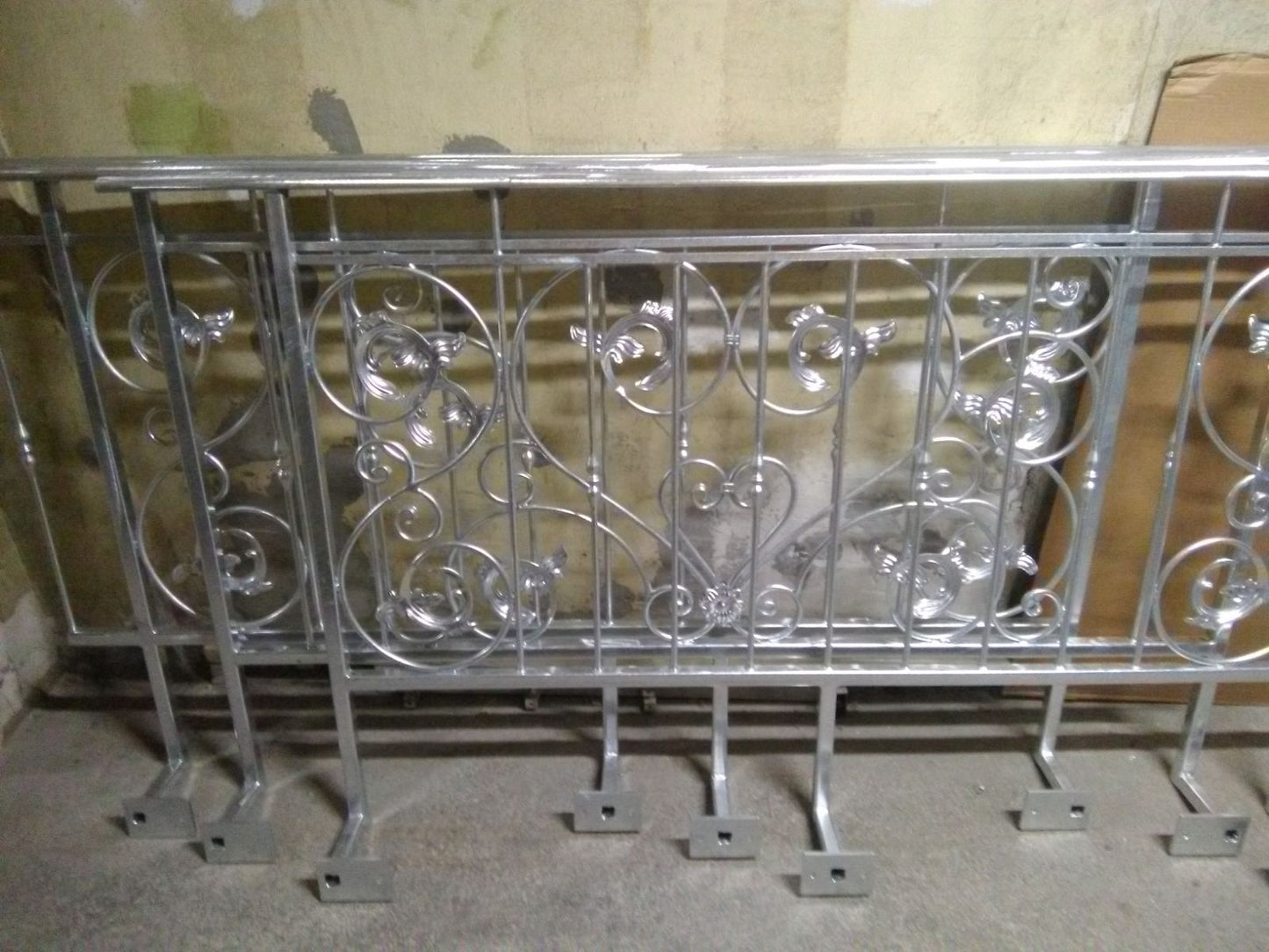 13 Wrought iron railing ``Prestbury``