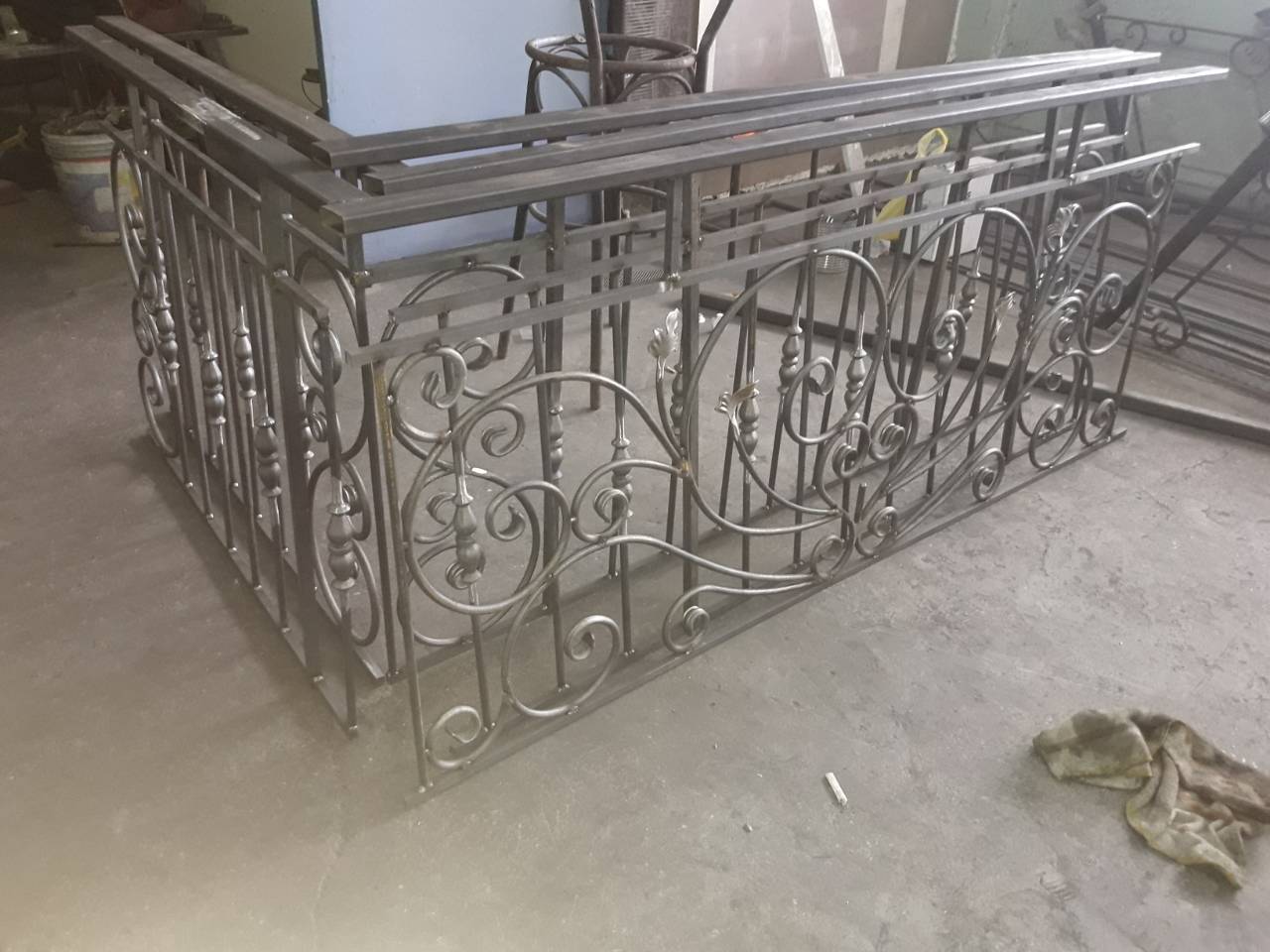 13 Wrought iron railing ``Prestbury``