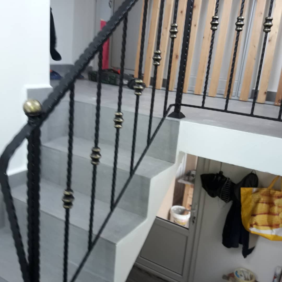 25 Wrought iron railing  "Knightsbridge"