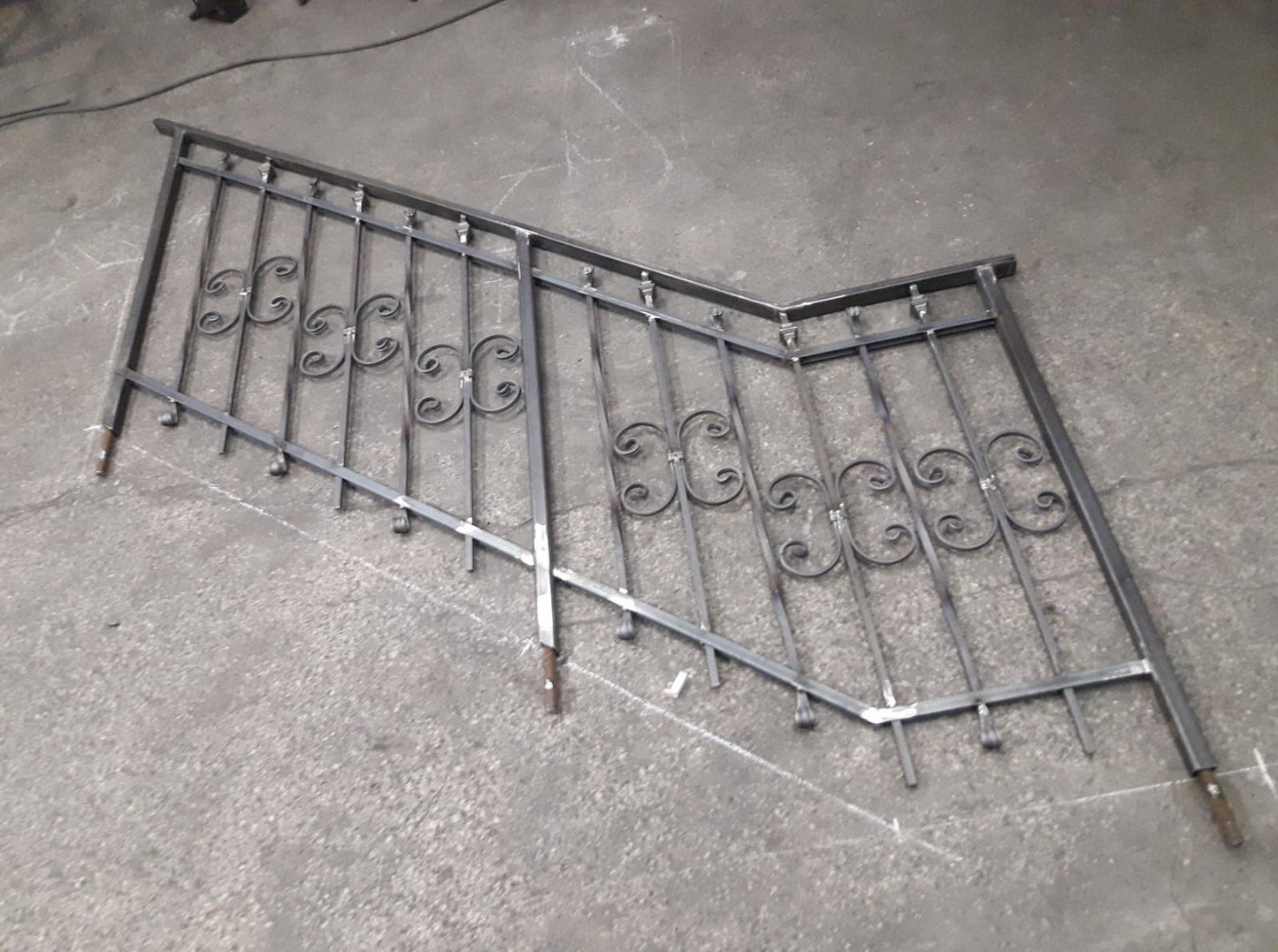31 Wrought iron railing "Bamburgh"