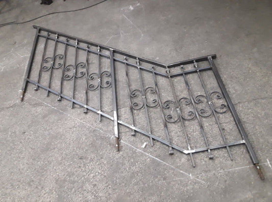 31 Wrought iron railing "Bamburgh"
