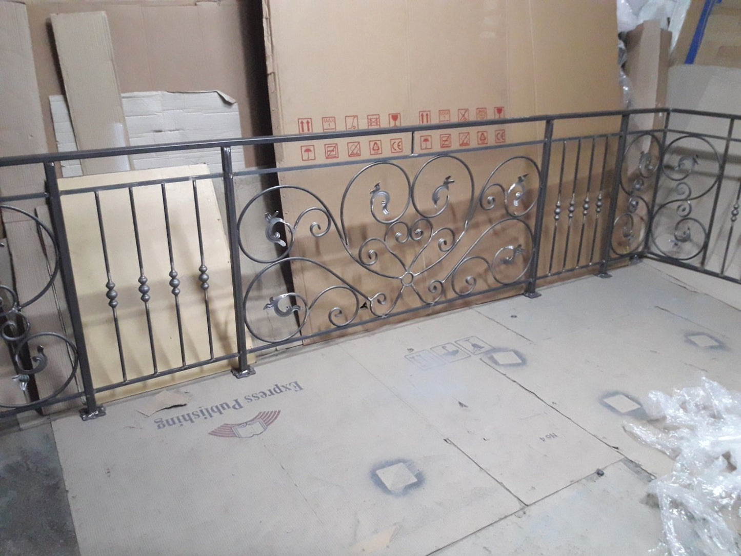 13 Wrought iron railing ``Prestbury``