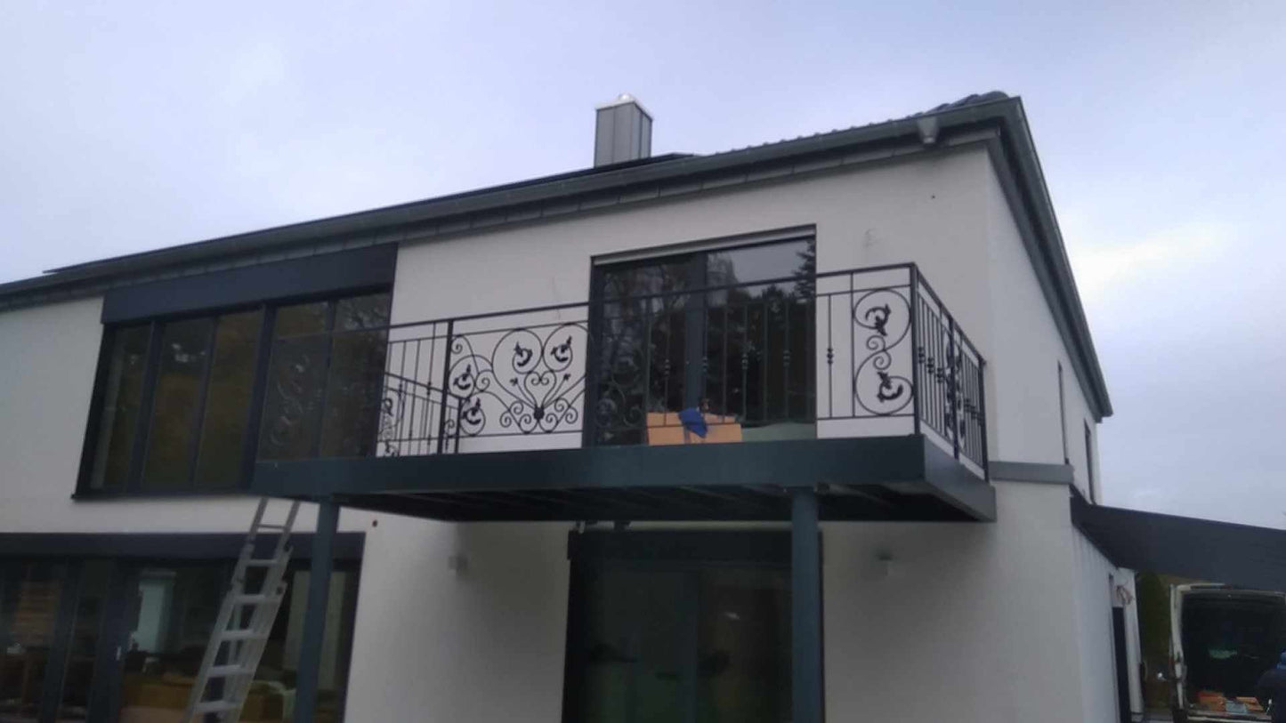 13 Wrought iron railing ``Prestbury``