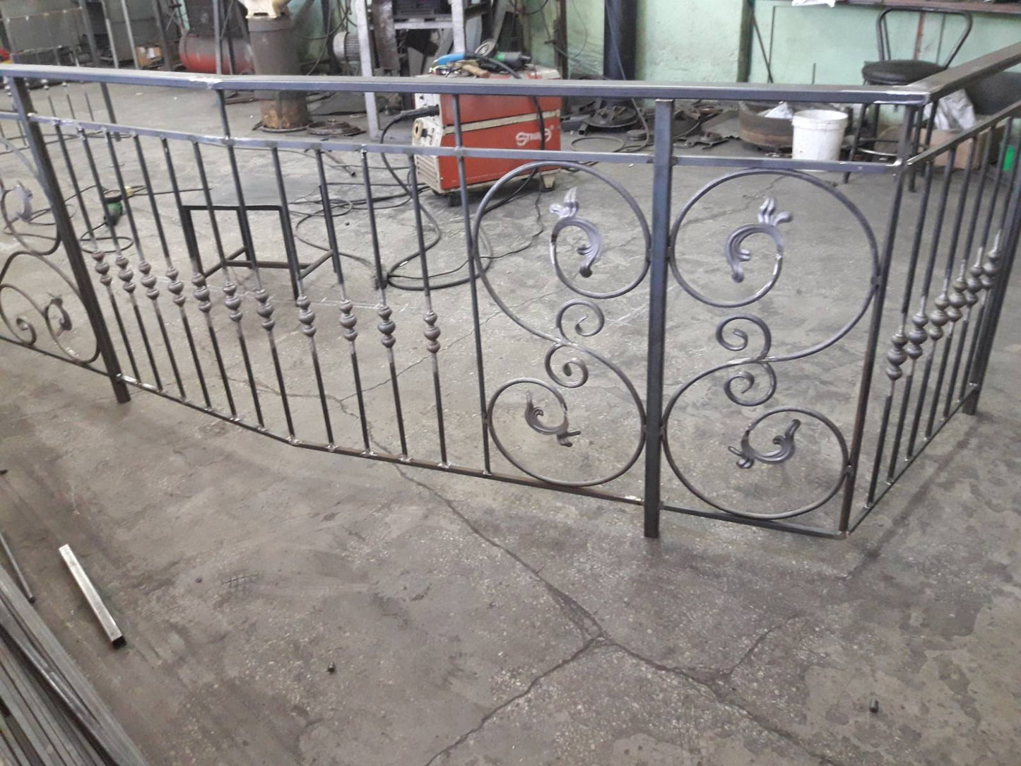 13 Wrought iron railing ``Prestbury``